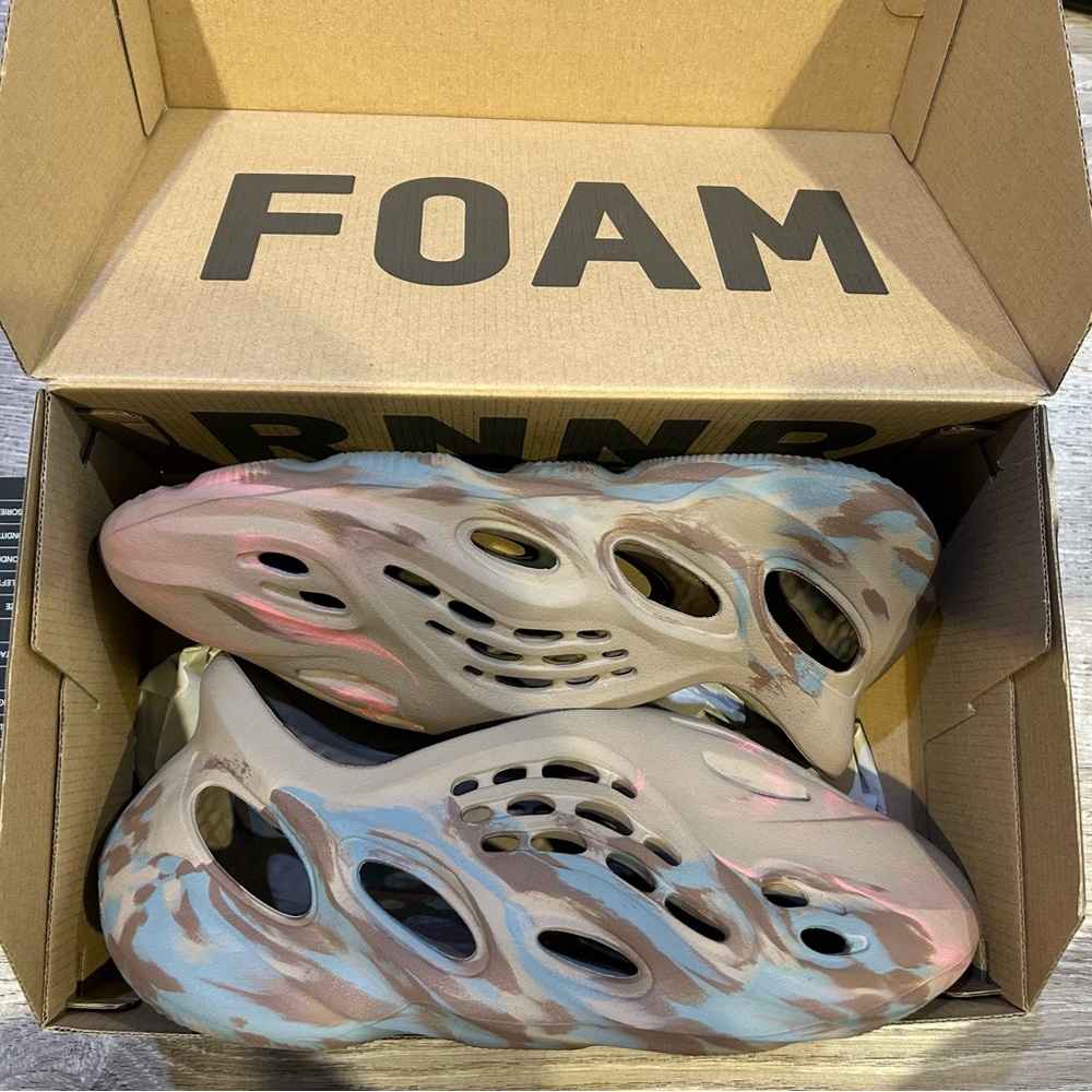 Yeezy Foam Runner MX Sand Grey Used